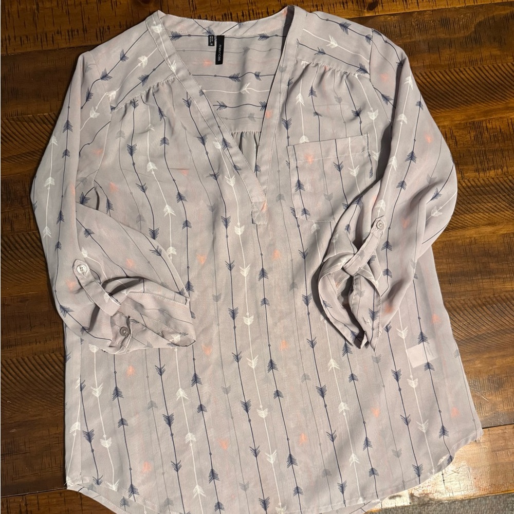 Maurices Gray and White Arrow Print Sheer Blouse